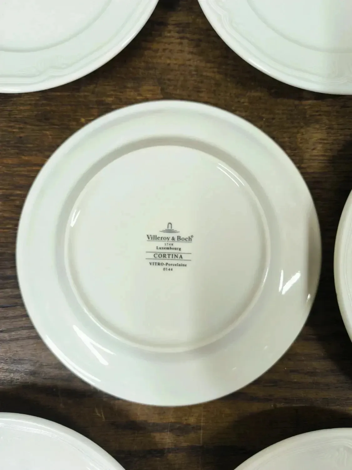 Set of 9 Villeroy and Boch Cortina mugs.