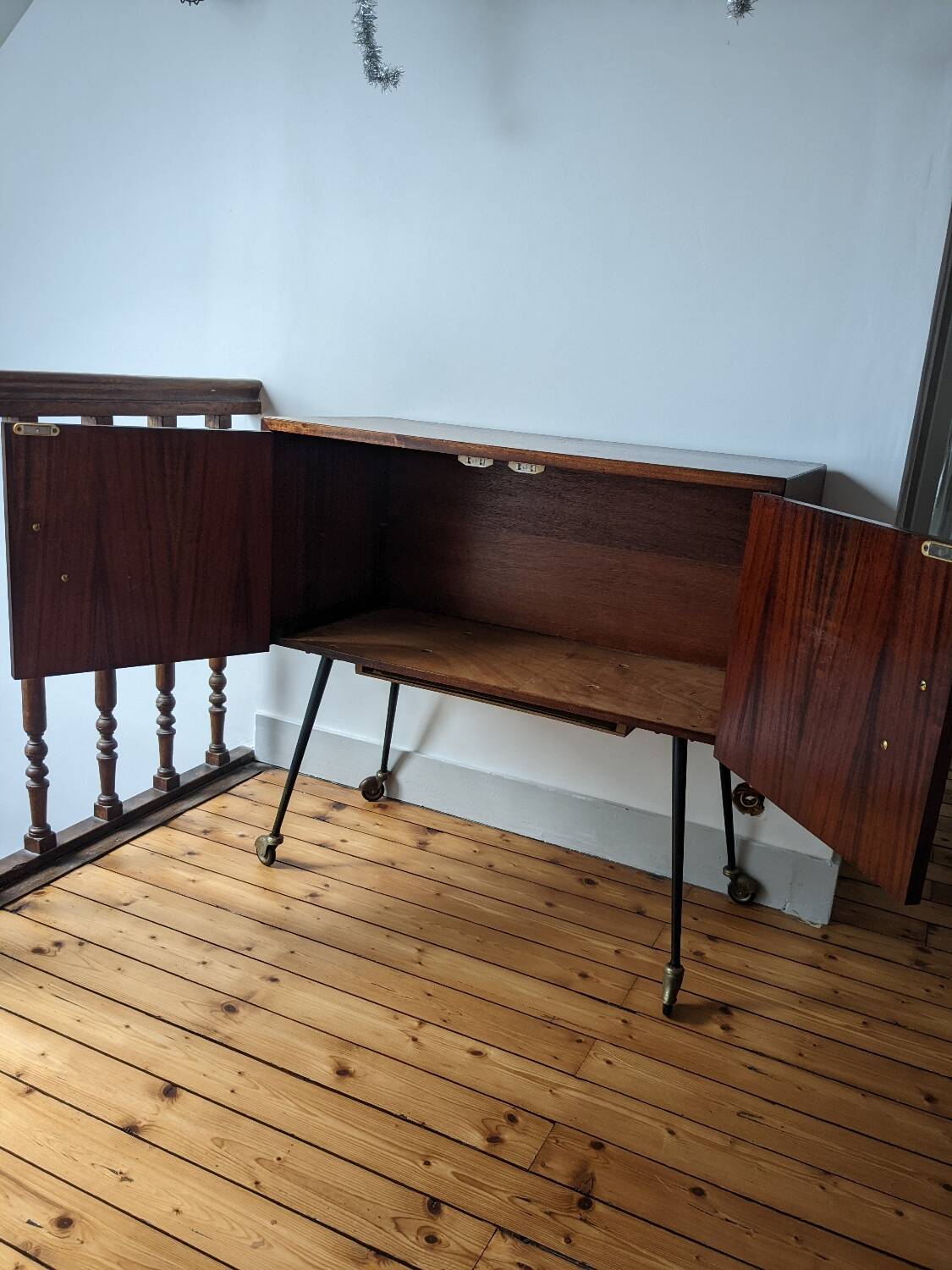 Vintage bar/TV cabinet