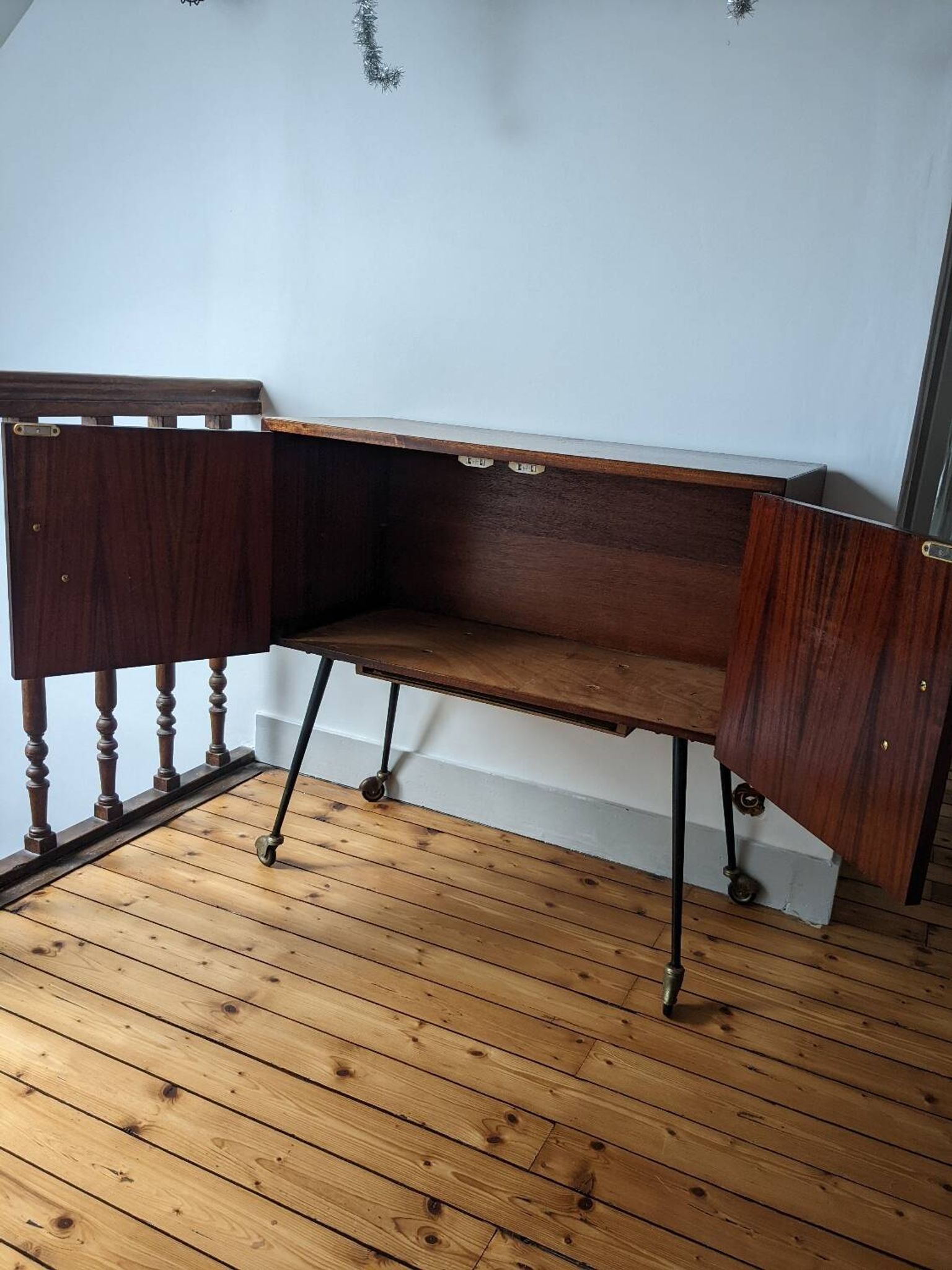 Vintage bar/TV cabinet