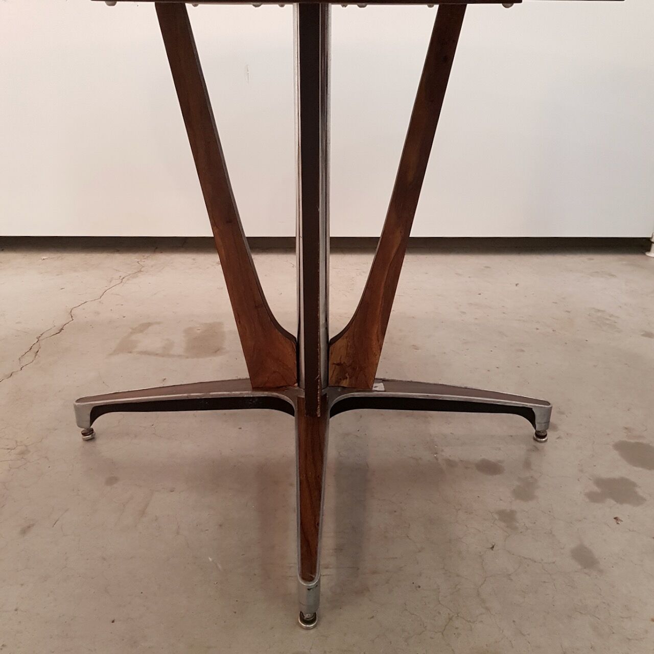 Shelby Williams dining table and 6 chairs