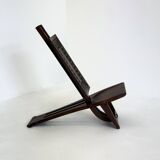 Chaise décorative antique avec sculpture en bois africain