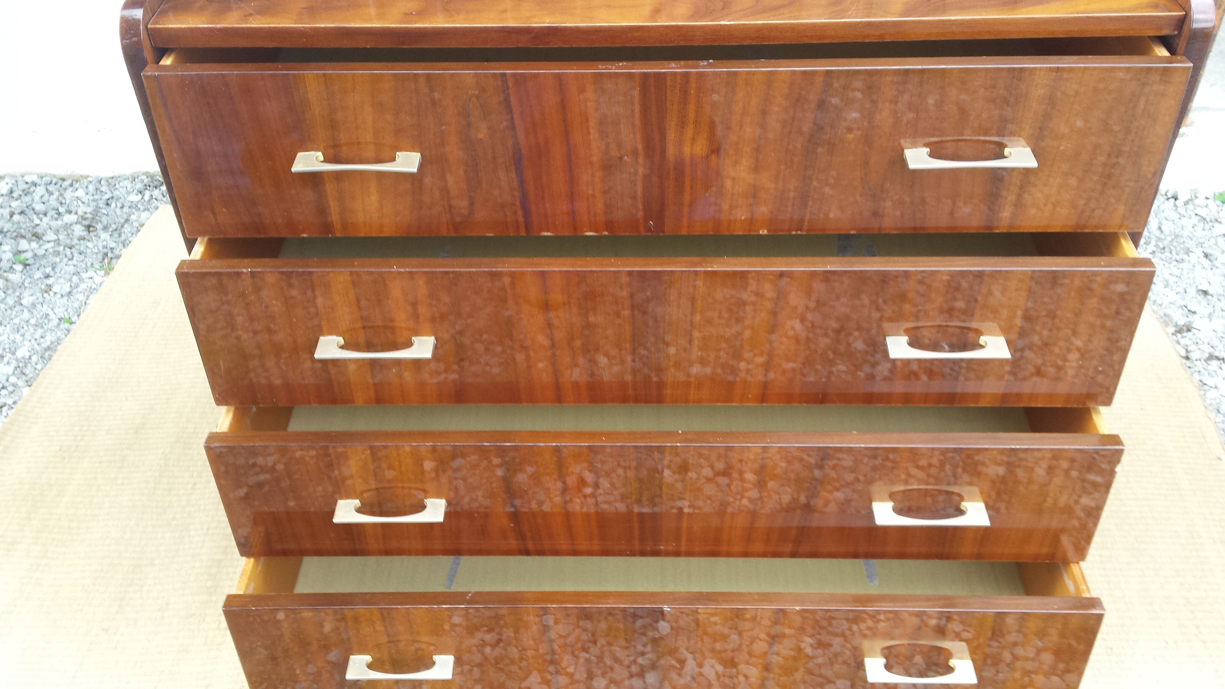 Chest of drawers vintage spindle feet