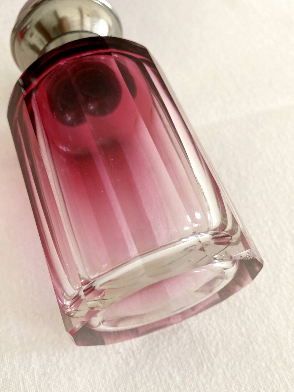 Set / Toiletries / Pink crystal bottles, 1920s