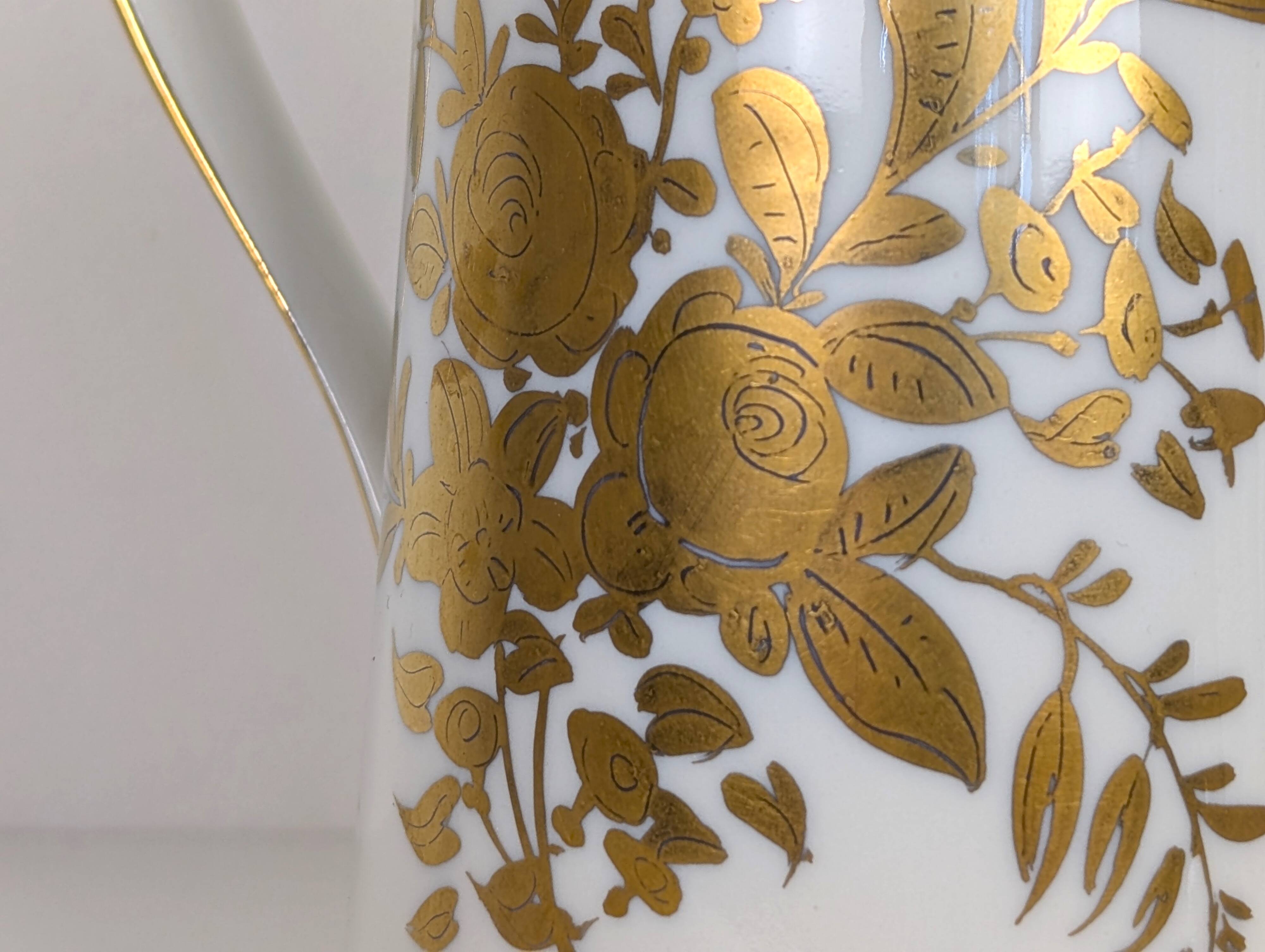 Porcelain coffee pot