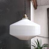 Opaline suspension