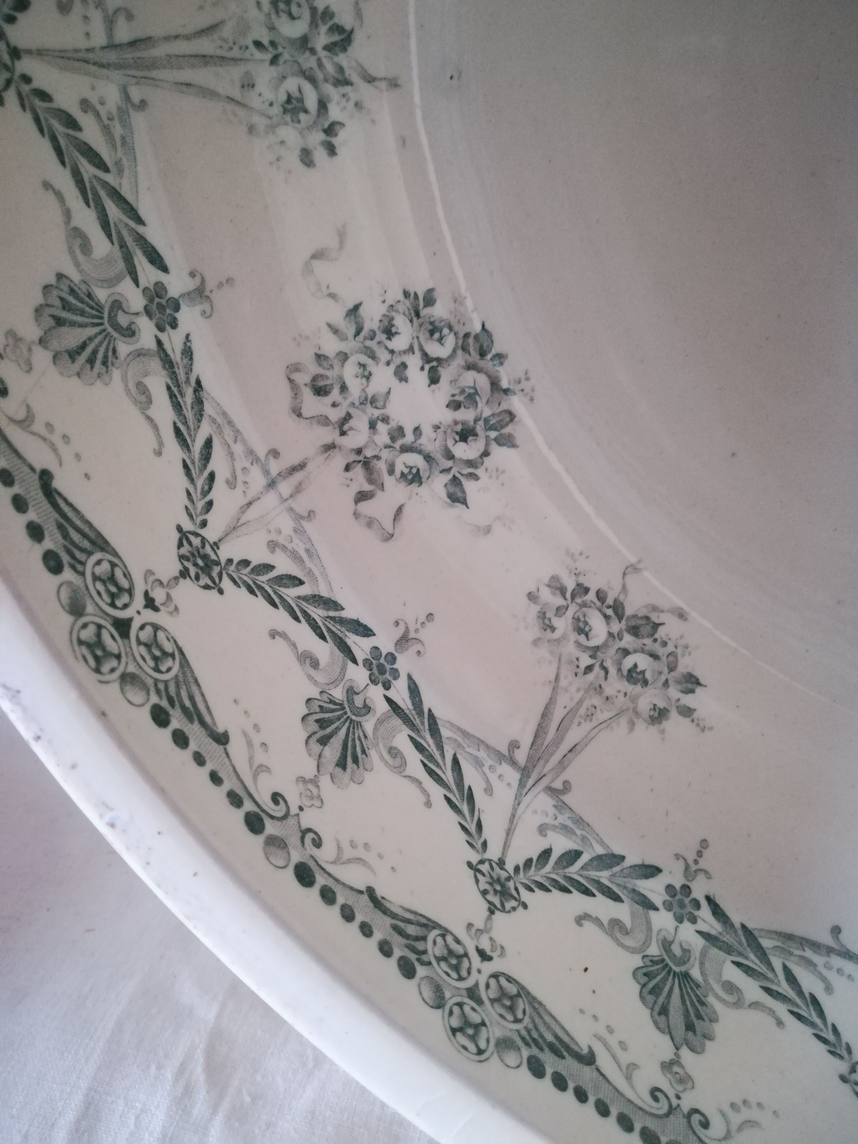 Saladier iron earth H. Boulenger and cie