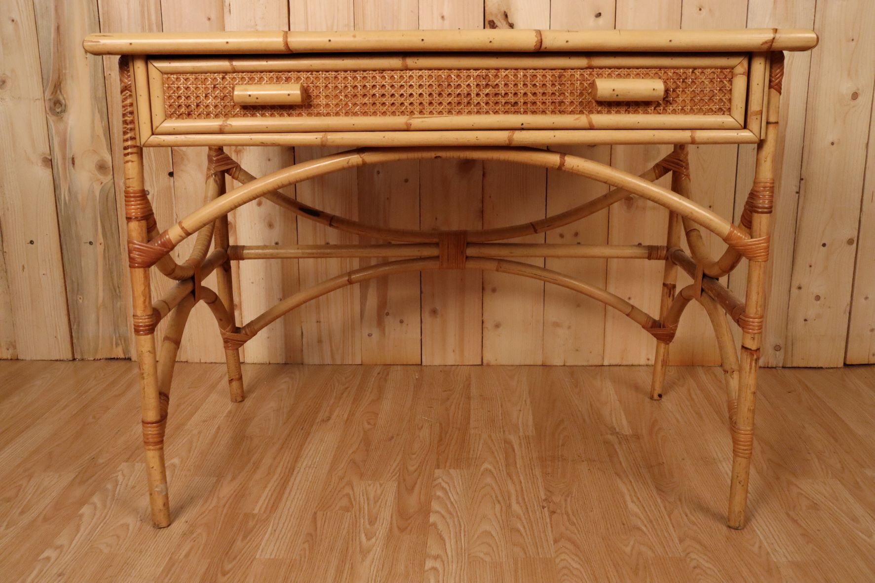 Rotin & cannage office