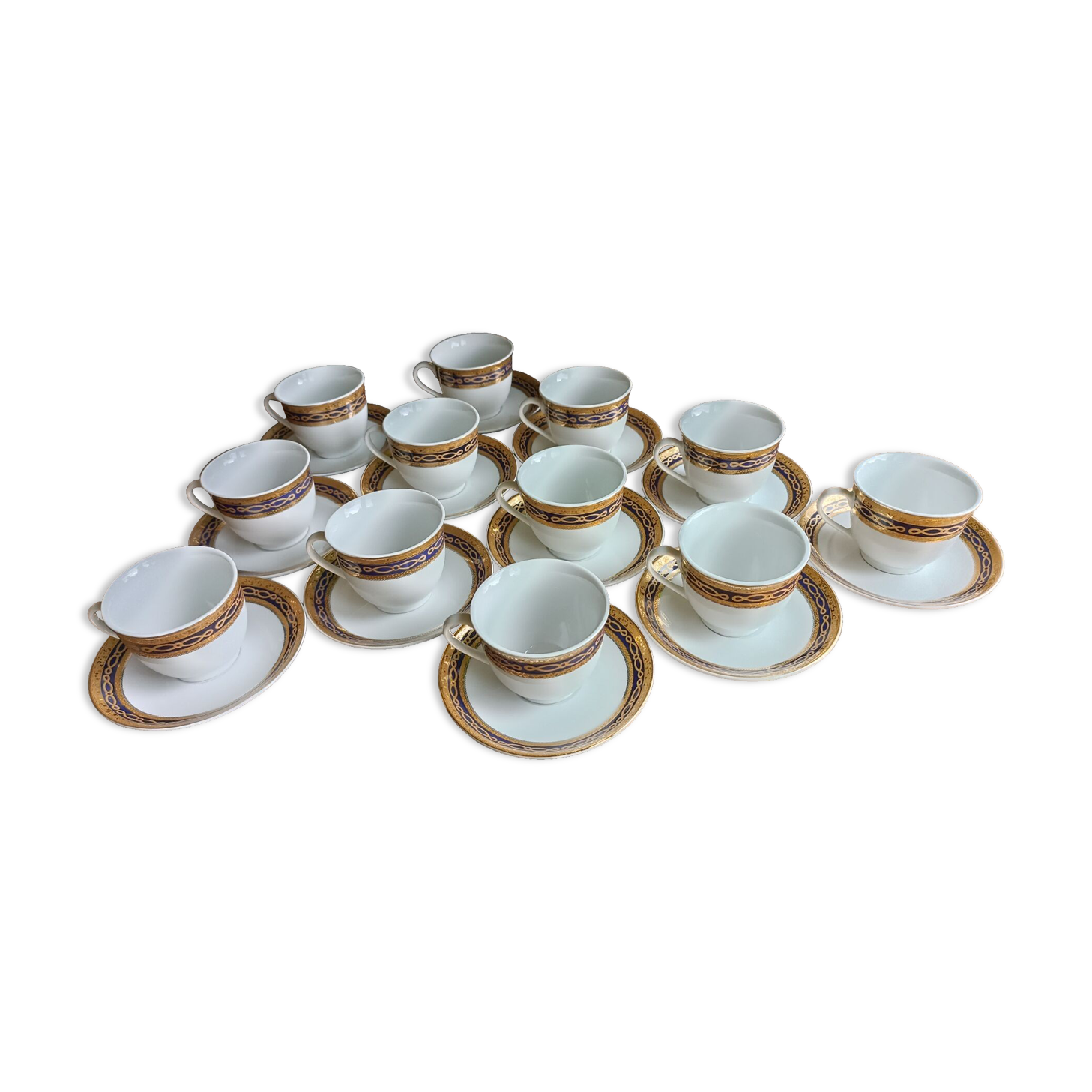 12 tasses à café en porcelaine style Empire