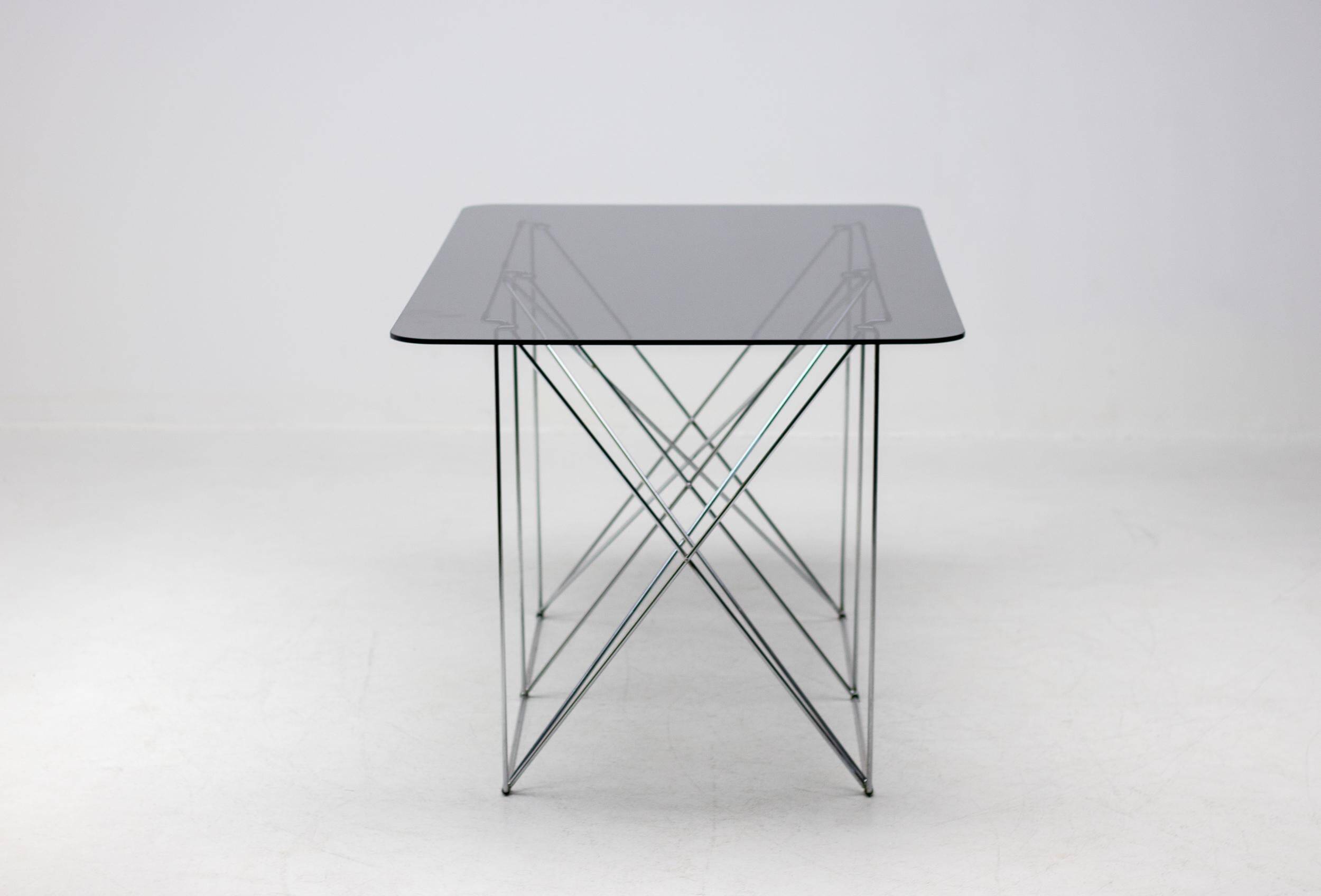Table de salle à manger pliante en verre fumé Max Sauze - Un chef-d'œuvre de design minimaliste