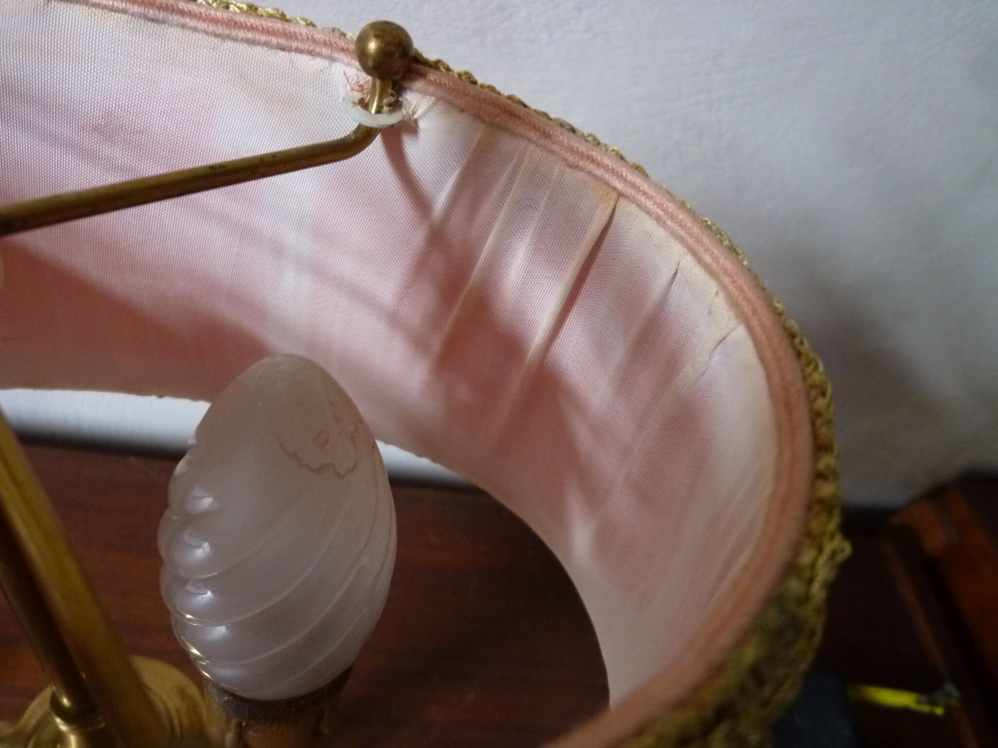 Pleated fabric lamp
