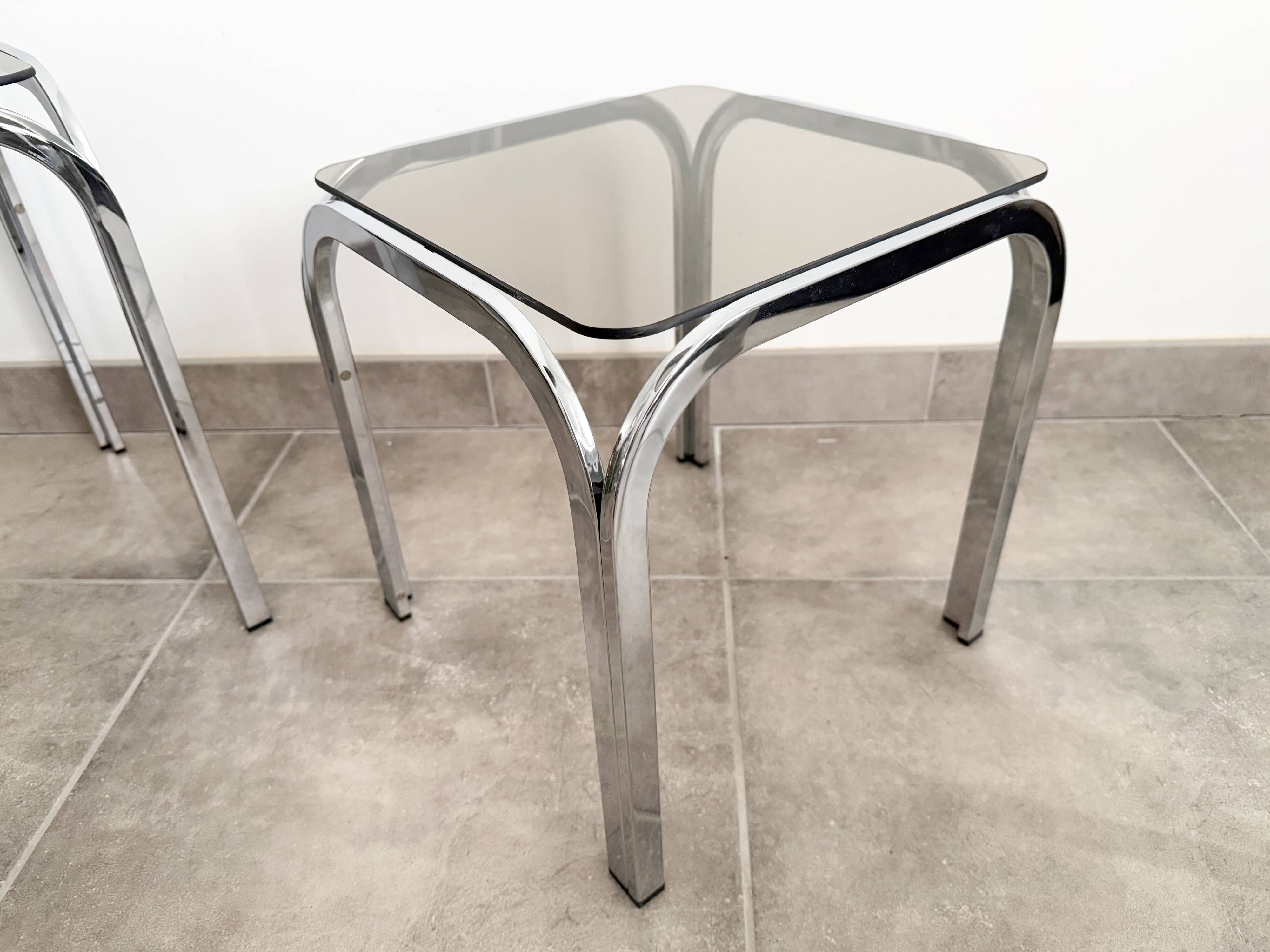 Set of 3 nesting tables, chrome and smoked glass, 1970s.