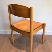 Suite de 6 chaises empilables en sapin