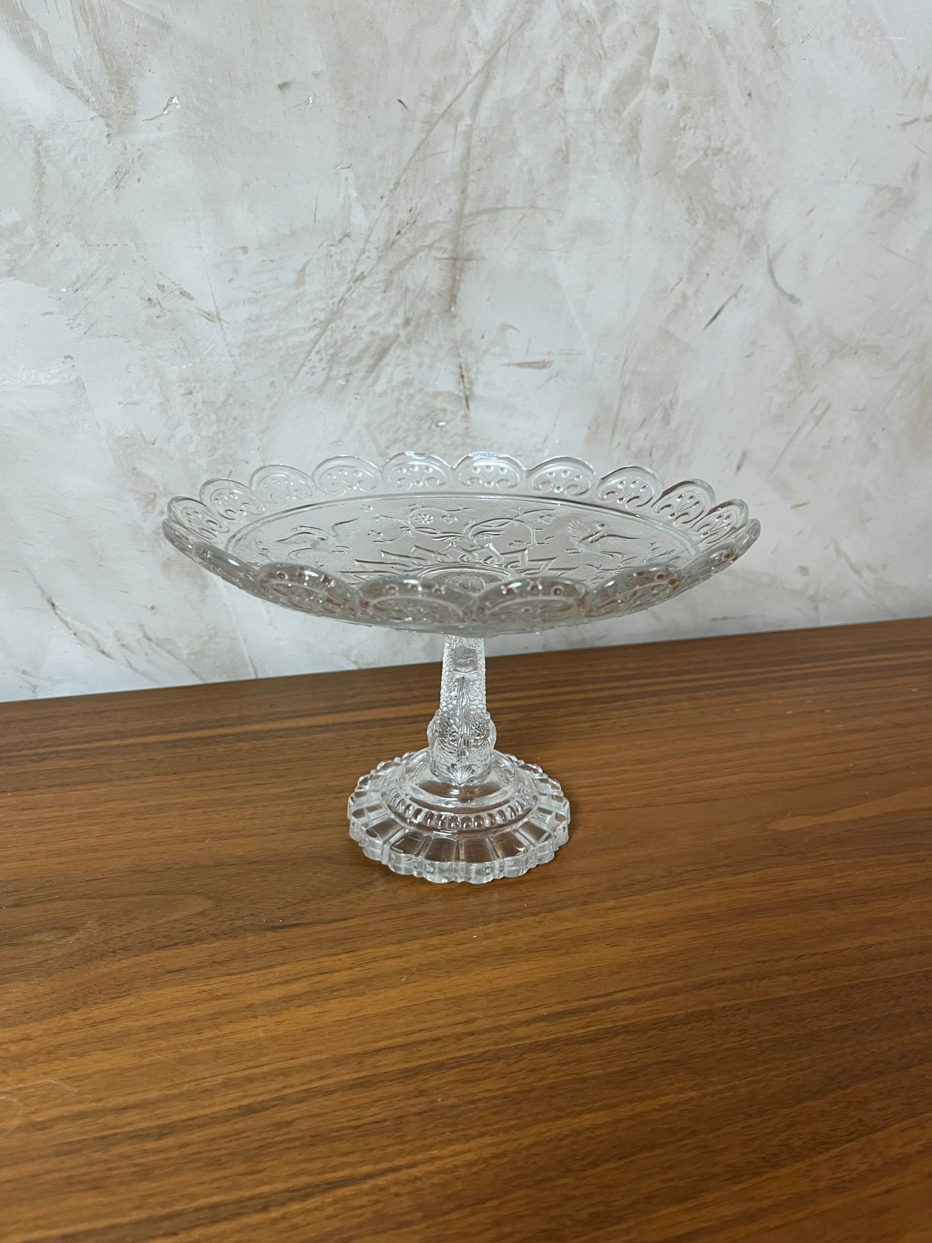 Glass fruit bowl on foot