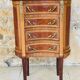 Commode style Louis XV en loupe d'orme et noyer