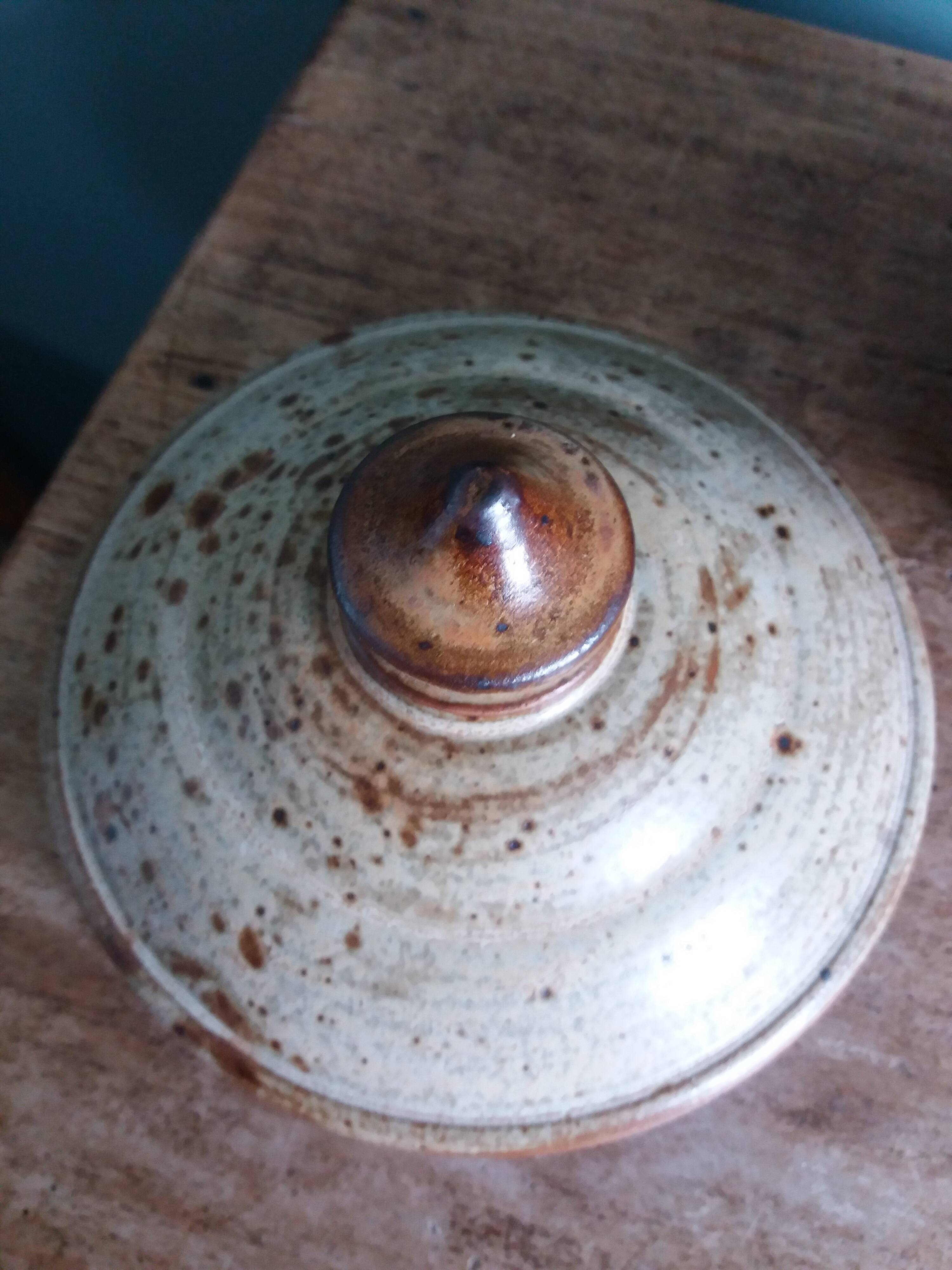 Covered sugar bowl in Puisaye stoneware signed Jean-Pierre Prud'homme
