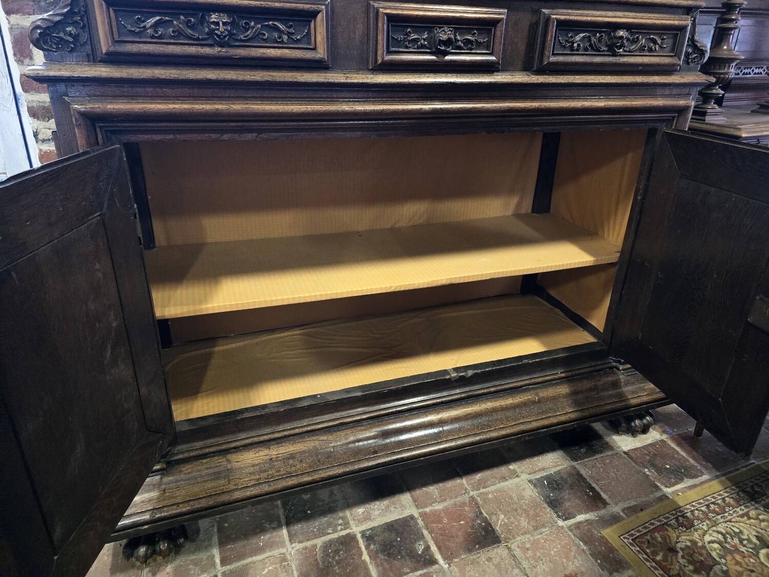 18th century Renaissance 4 door furniture