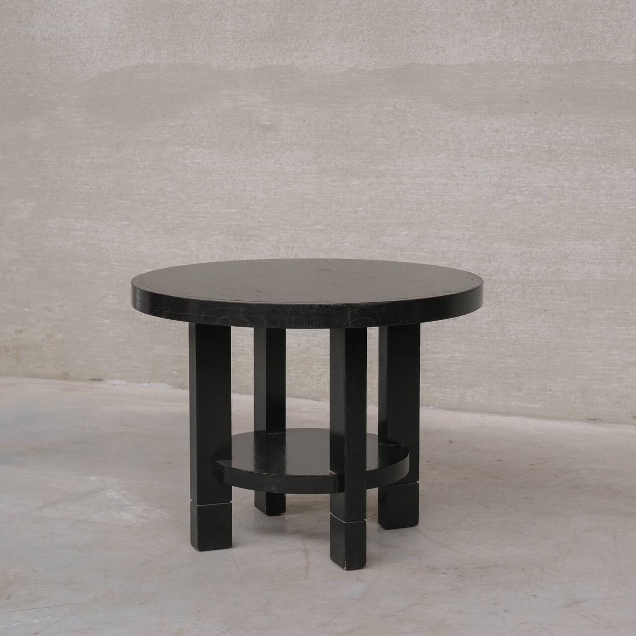 Table d'appoint ou table basse à étagères de style déco français du milieu du siècle.