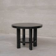 Table d'appoint ou table basse à étagères de style déco français du milieu du siècle.