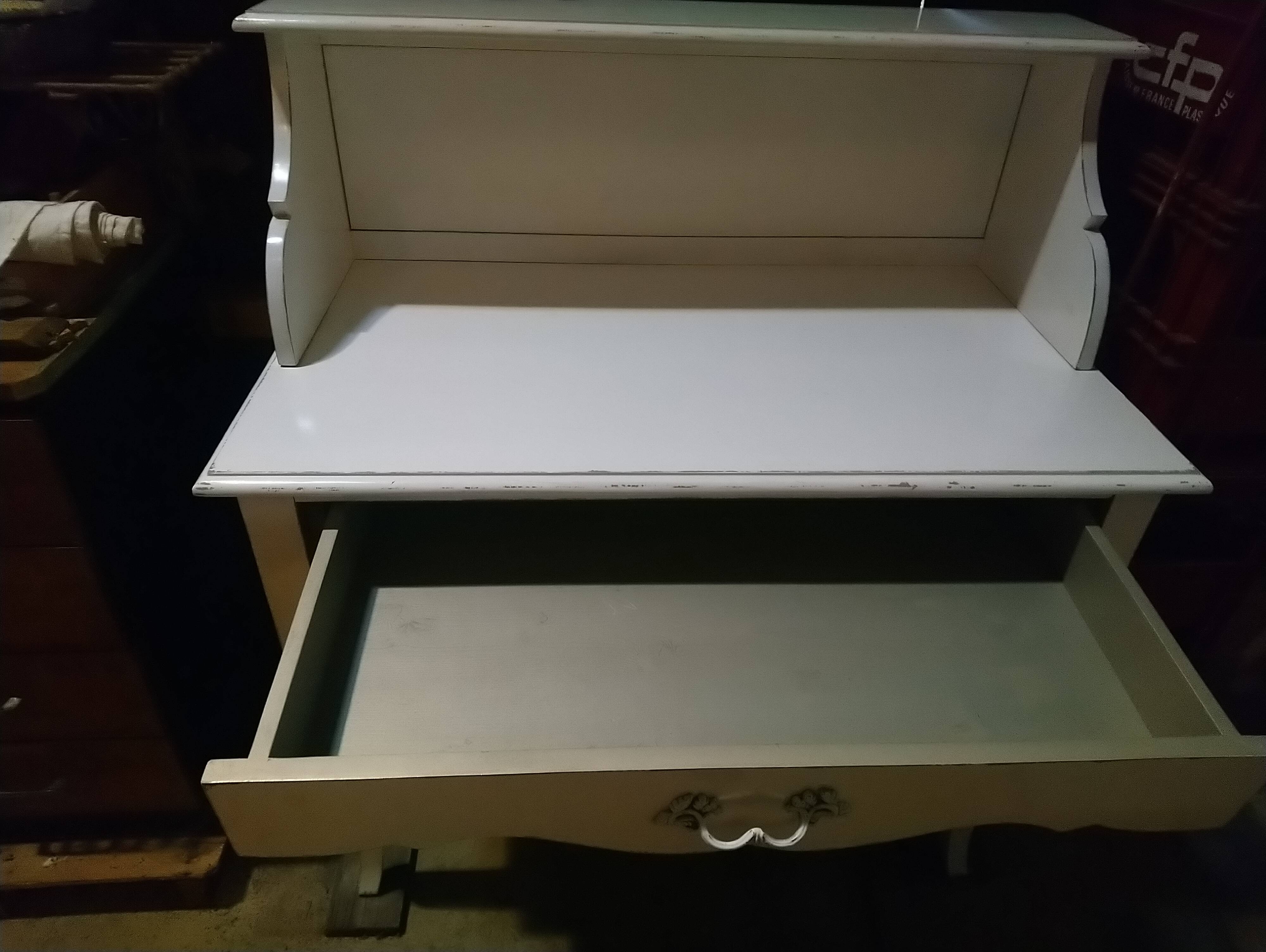 White lacquered desk.