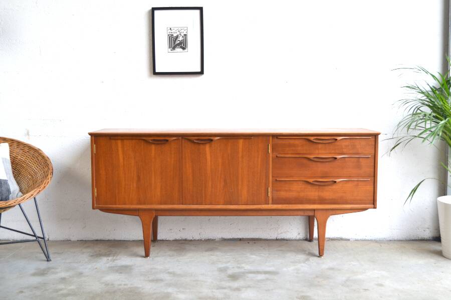 Teak sideboard by Jentique * 168 cm