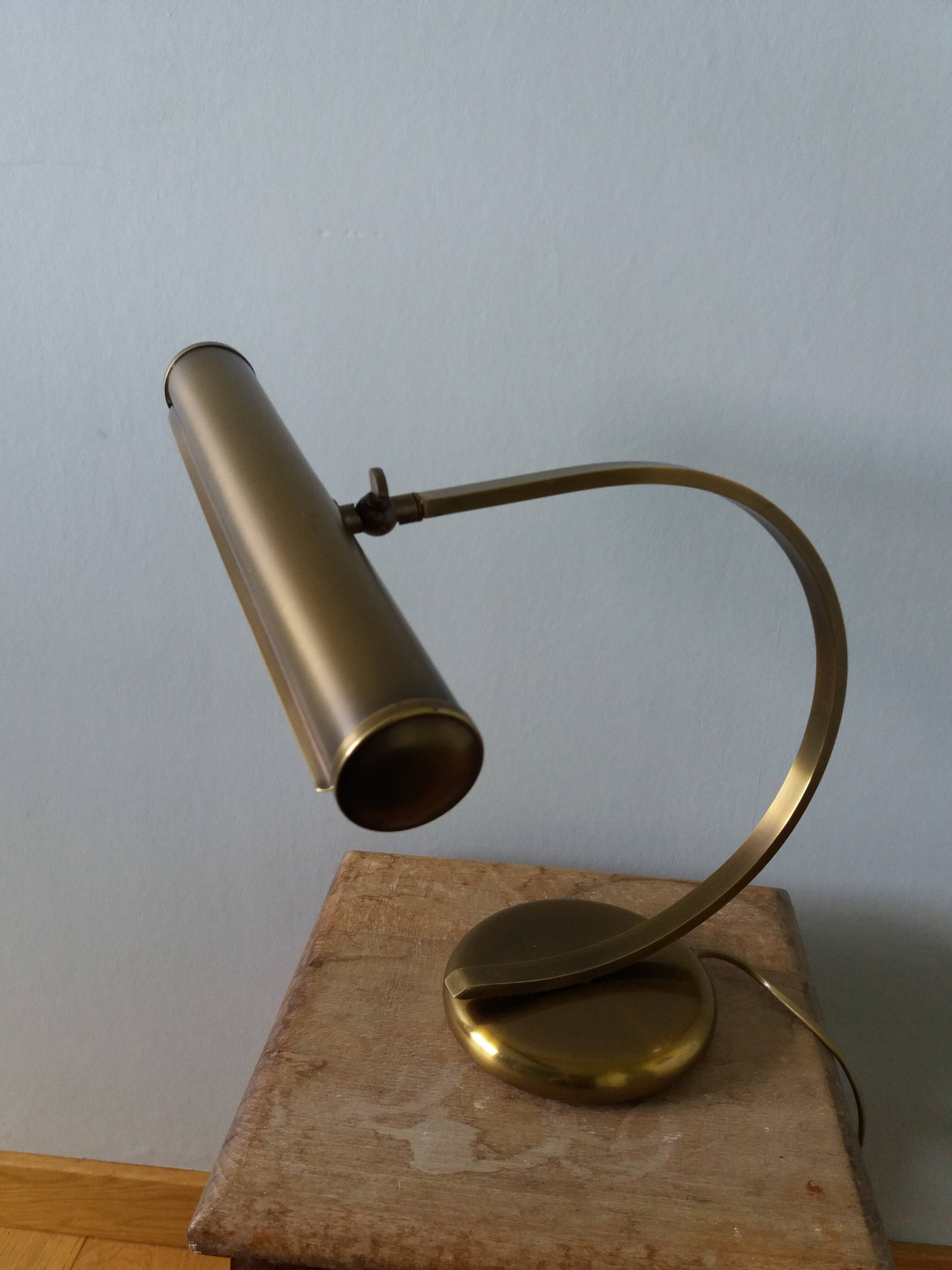 Articulated desk lamp, notary or banker lamp
