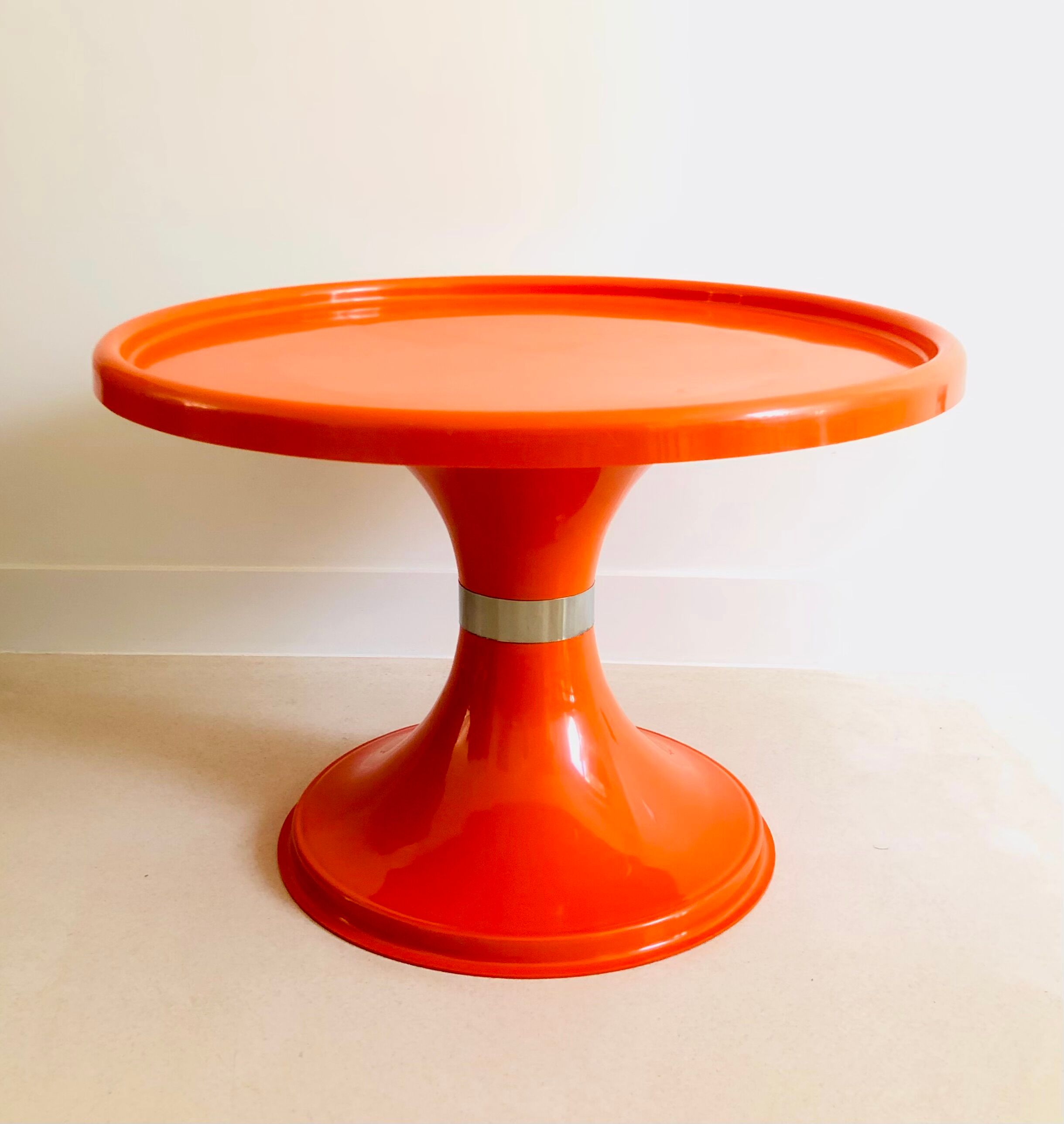 Orange round coffee table, Italy 60s