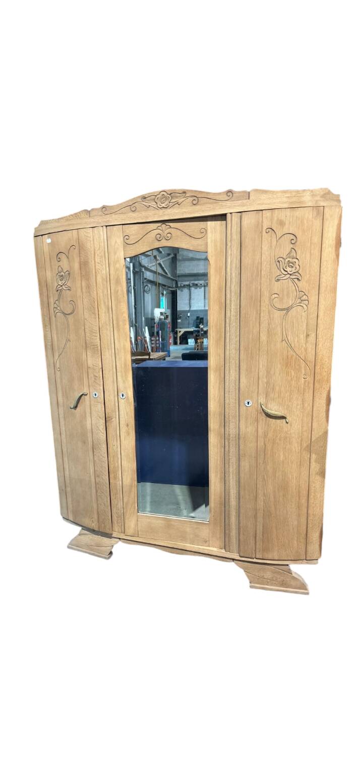 Art Deco cabinet