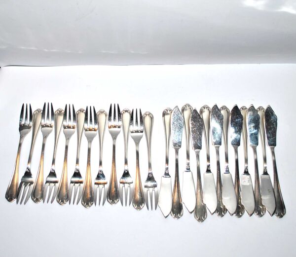 Set de 24 couverts à poisson vintage en métal argenté reneka