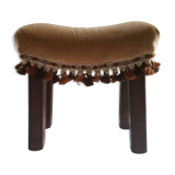 Artisanal footrest of oriental spirit