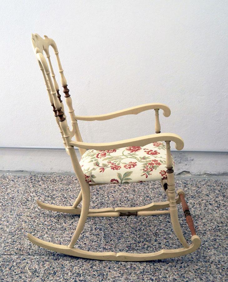 Rocking chair chiavarina vintage en frêne clair avec assise en damas, 1950
