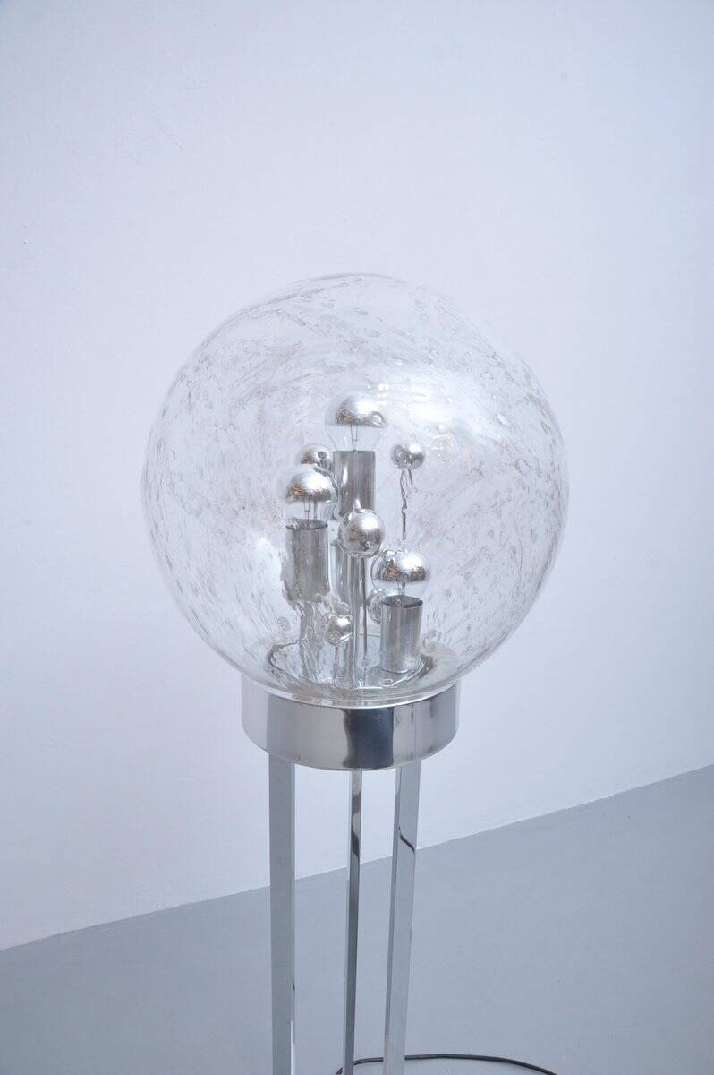 Lampe de sol Sputnik en chrome par Doria Leuchten, années 1970.