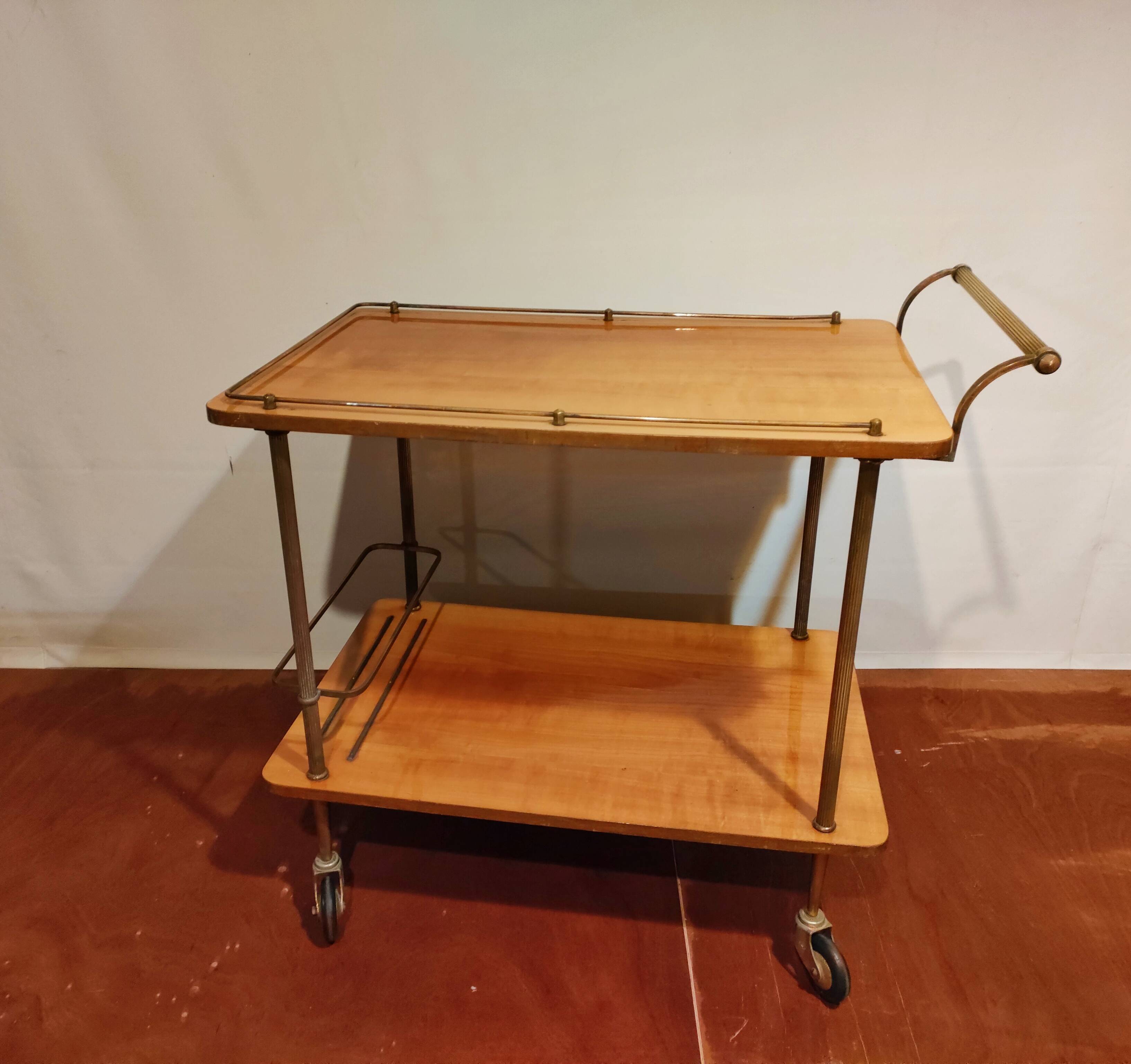 Rolling service two trays