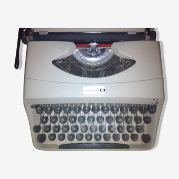Typewriter Underwood 18
