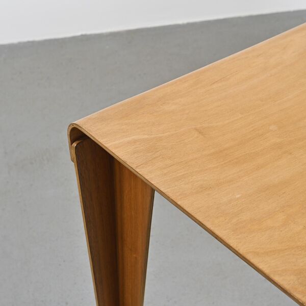 Table par Marcel Breuer, édition Isokon vers 1936