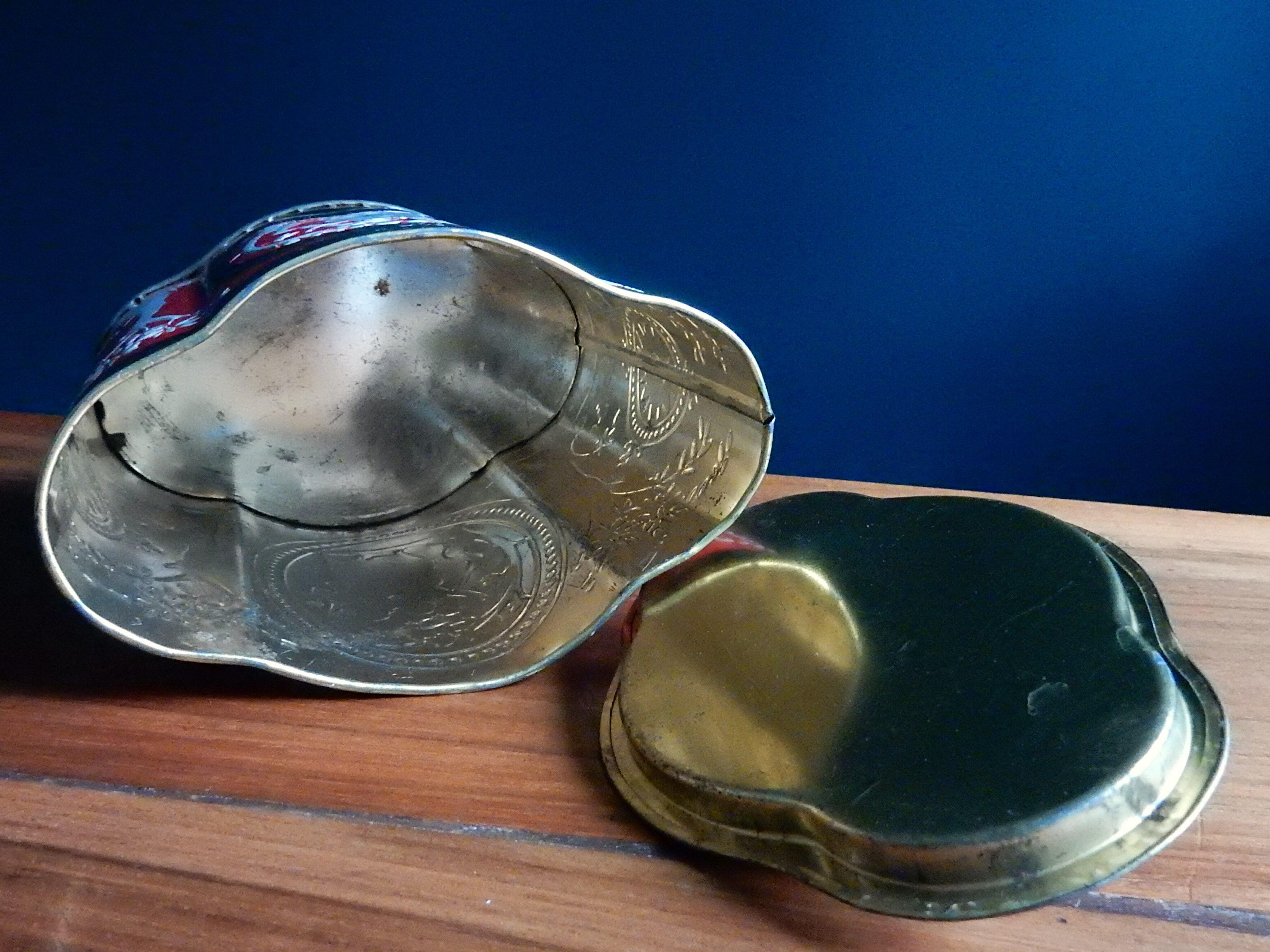 Ancient Greek style tea box