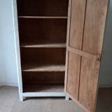 Parisian bonnetière cabinet