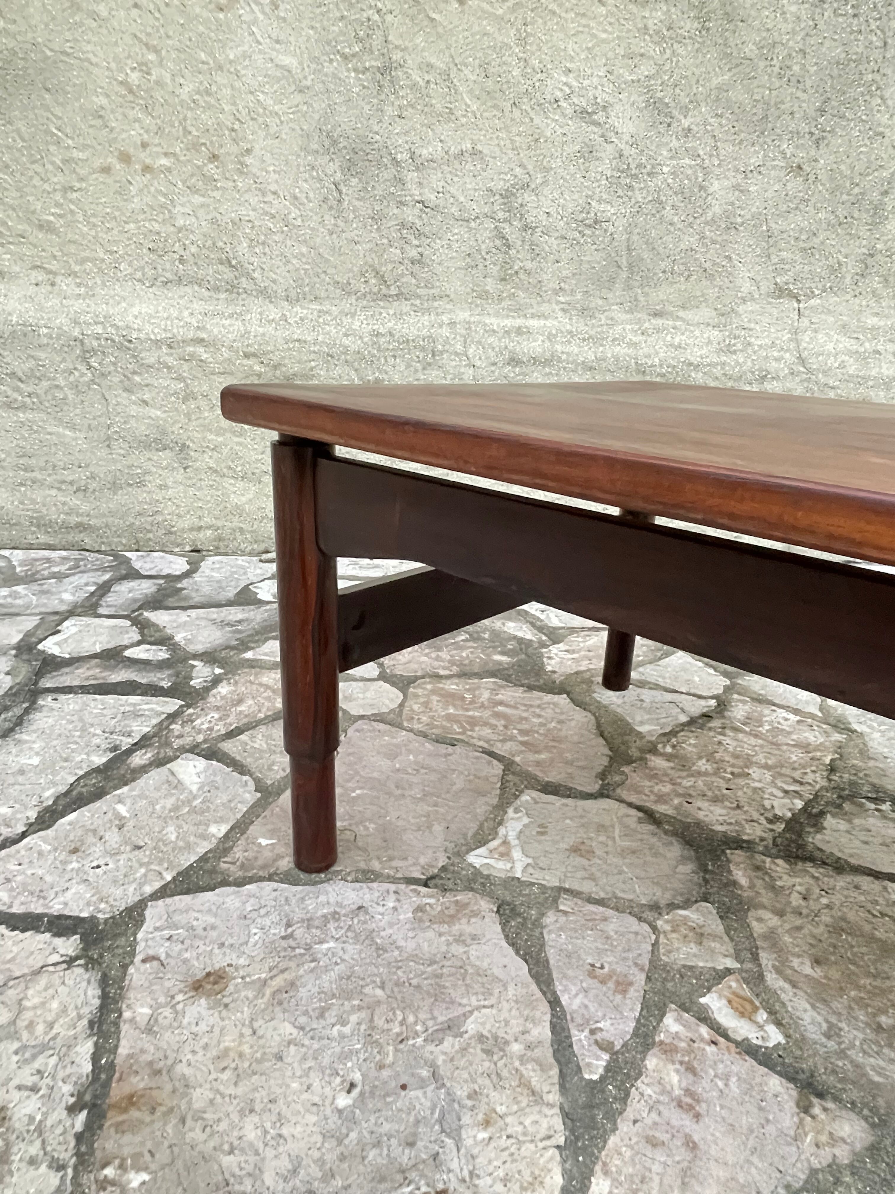 Table basse scandinave en palissandre
