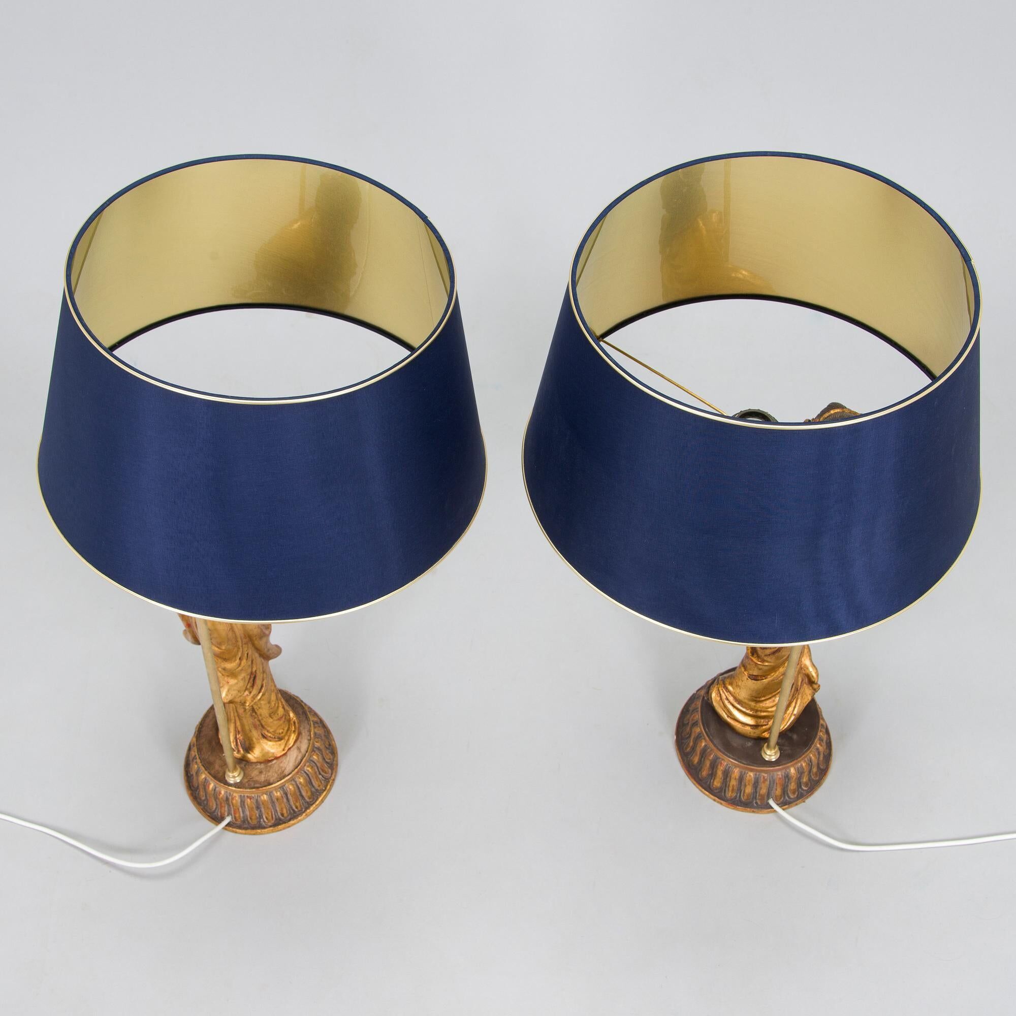 Pair of gold table lamps in the style of William Billy Haines, United States, 1950s.
