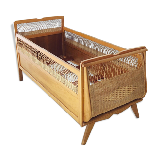 Baby wood and rattan bed