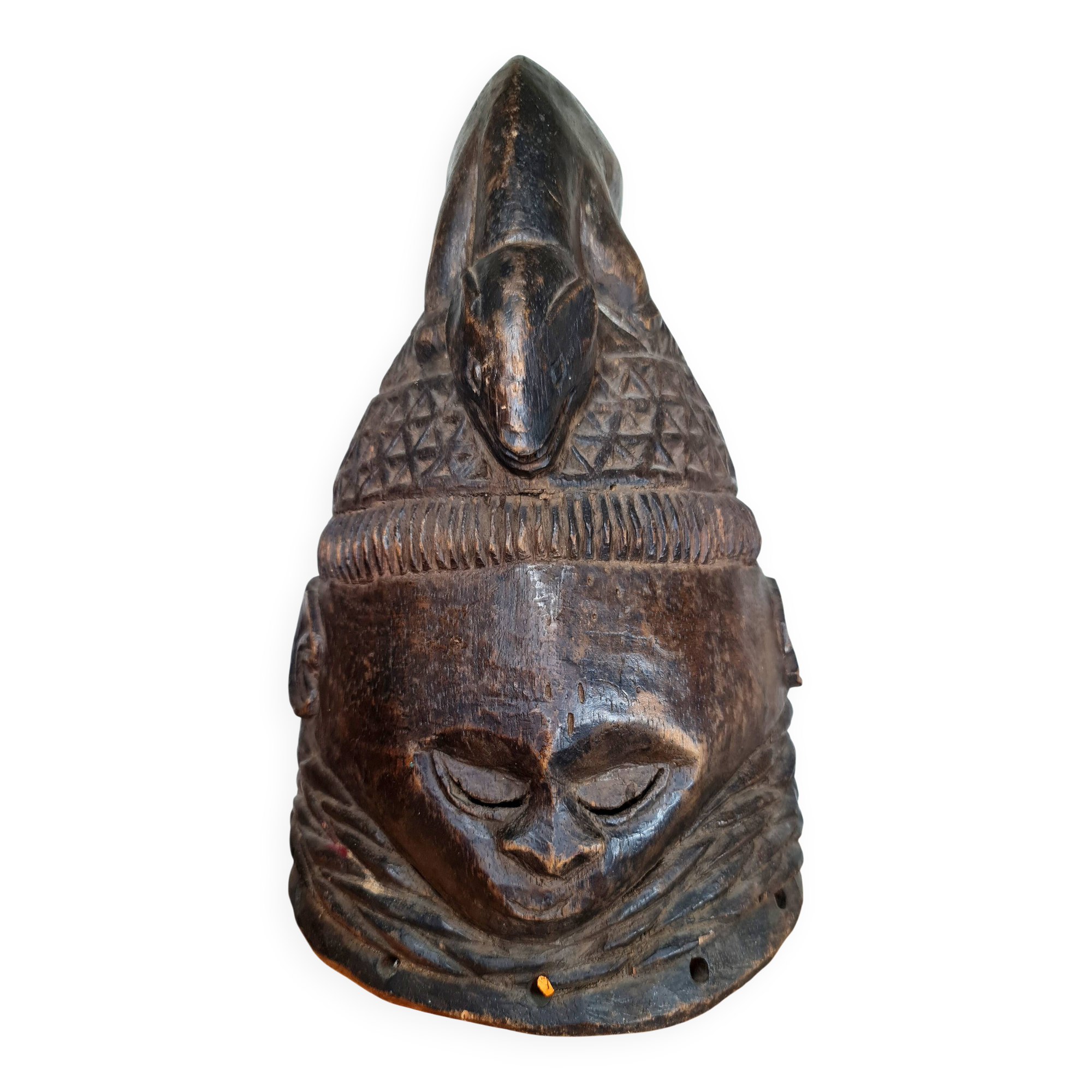 Hemba Helmet, Suku