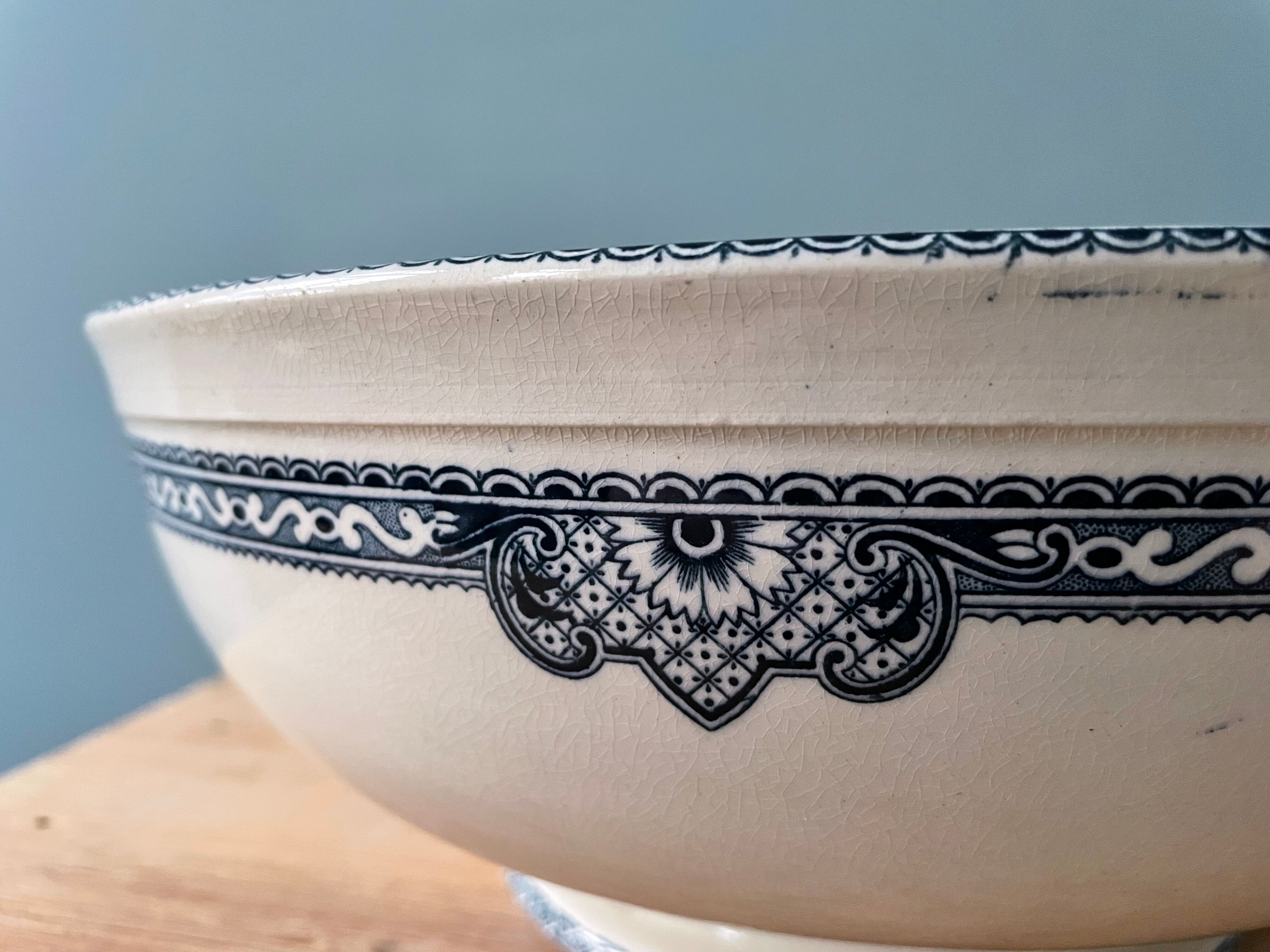 Old iron earth salad bowl R&A Salins, Jumièges model