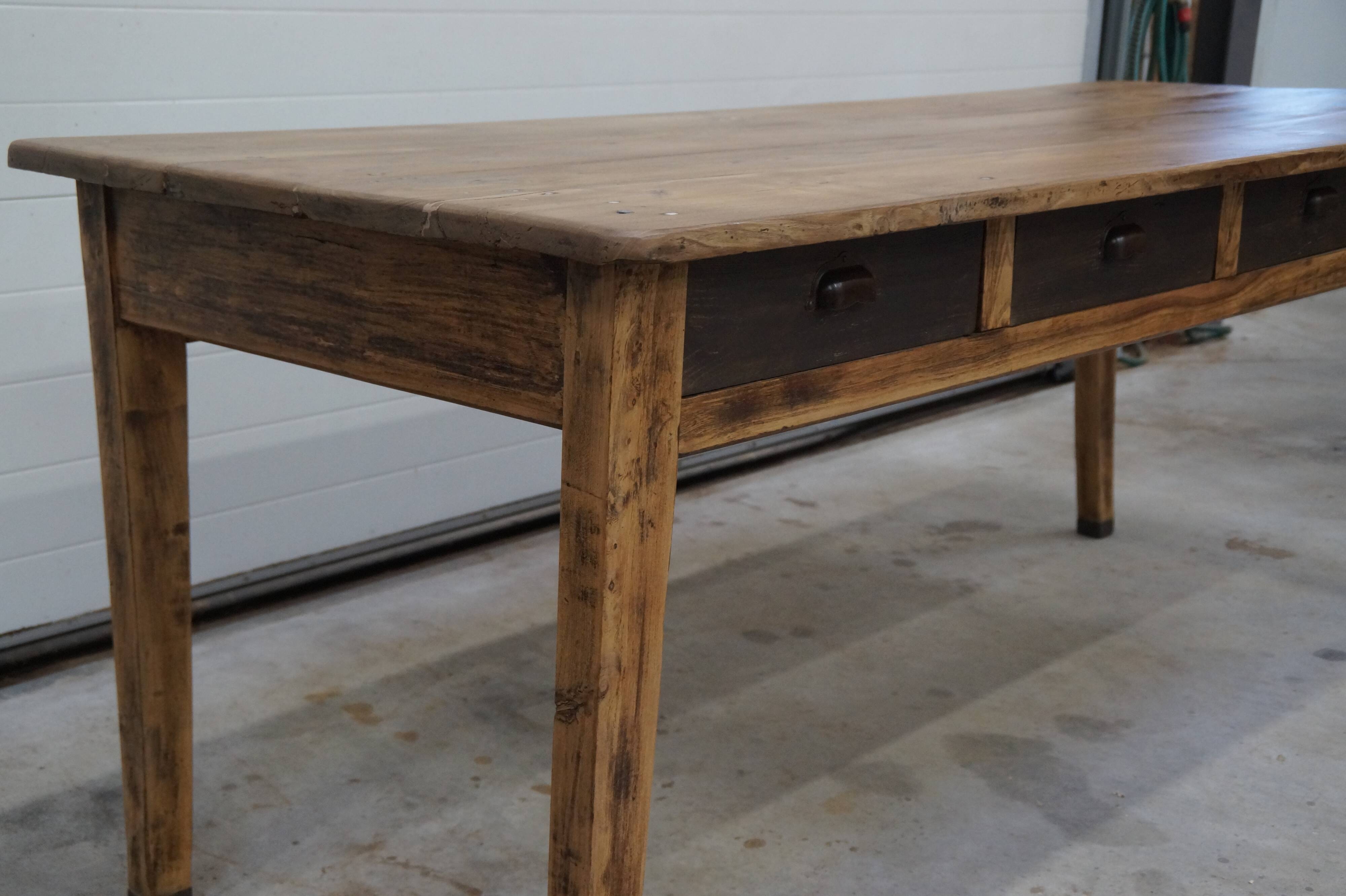 Farm or community table