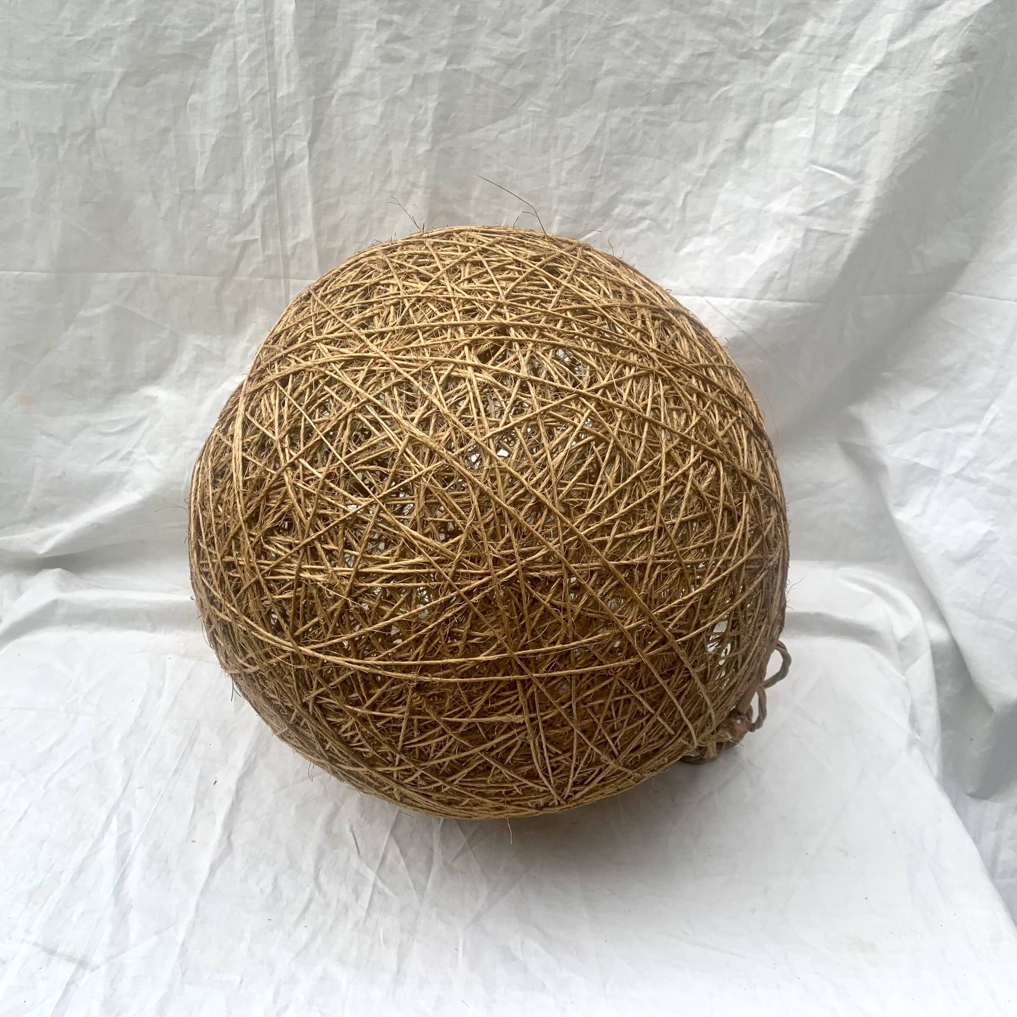 Suspension boule vintage en corde et rotin - 36 cm