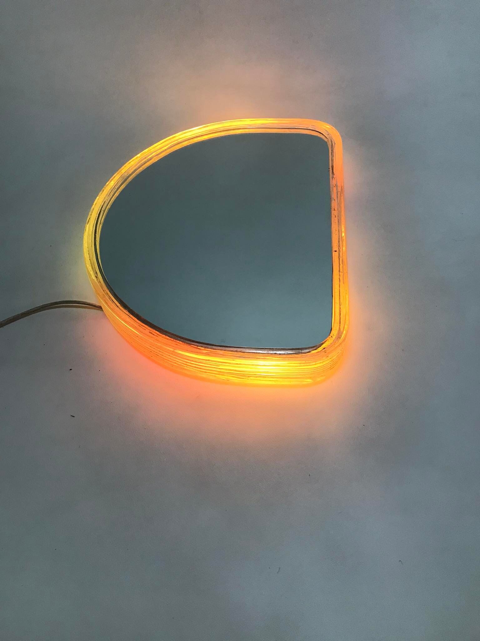 Paire de miroirs muraux lumineux, années 60/70