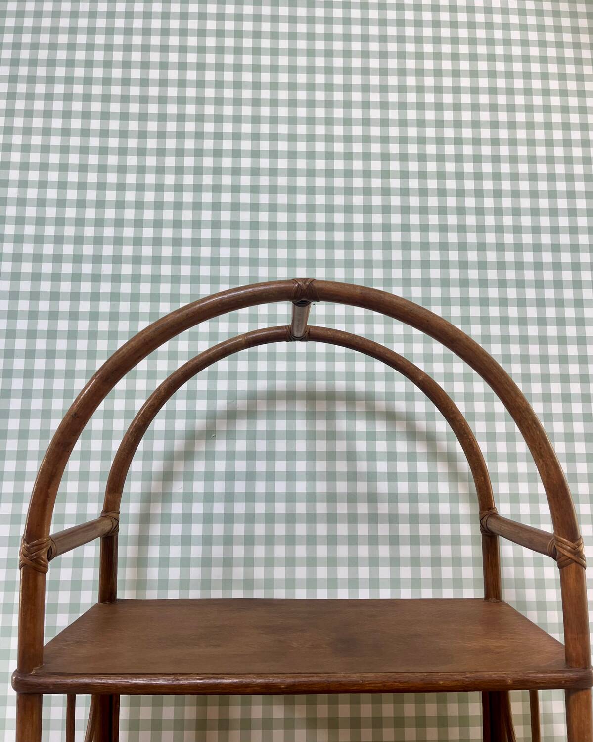 Rattan shelf on legs (refurbished)