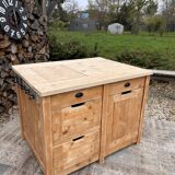 Central island / Saucepan storage unit