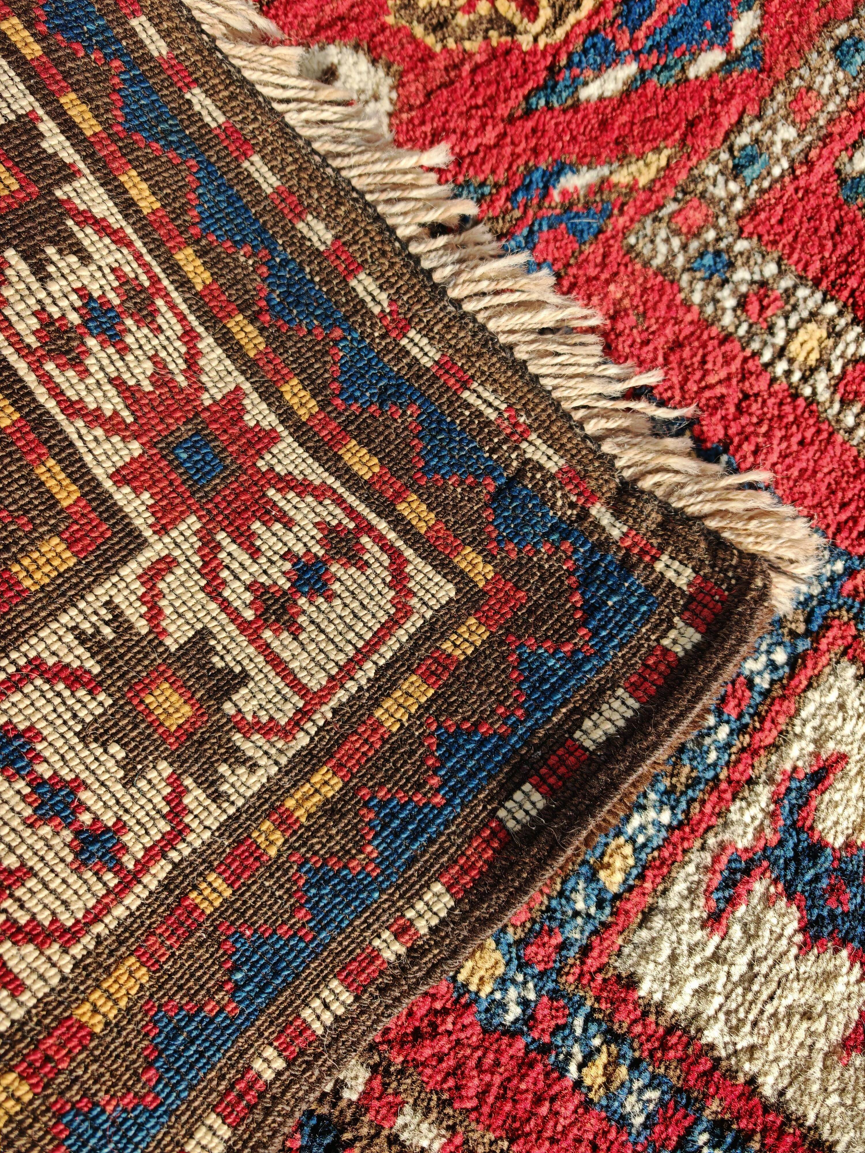 Antique Caucasian Karabakh carpet in 100% wool, late 19th century.
