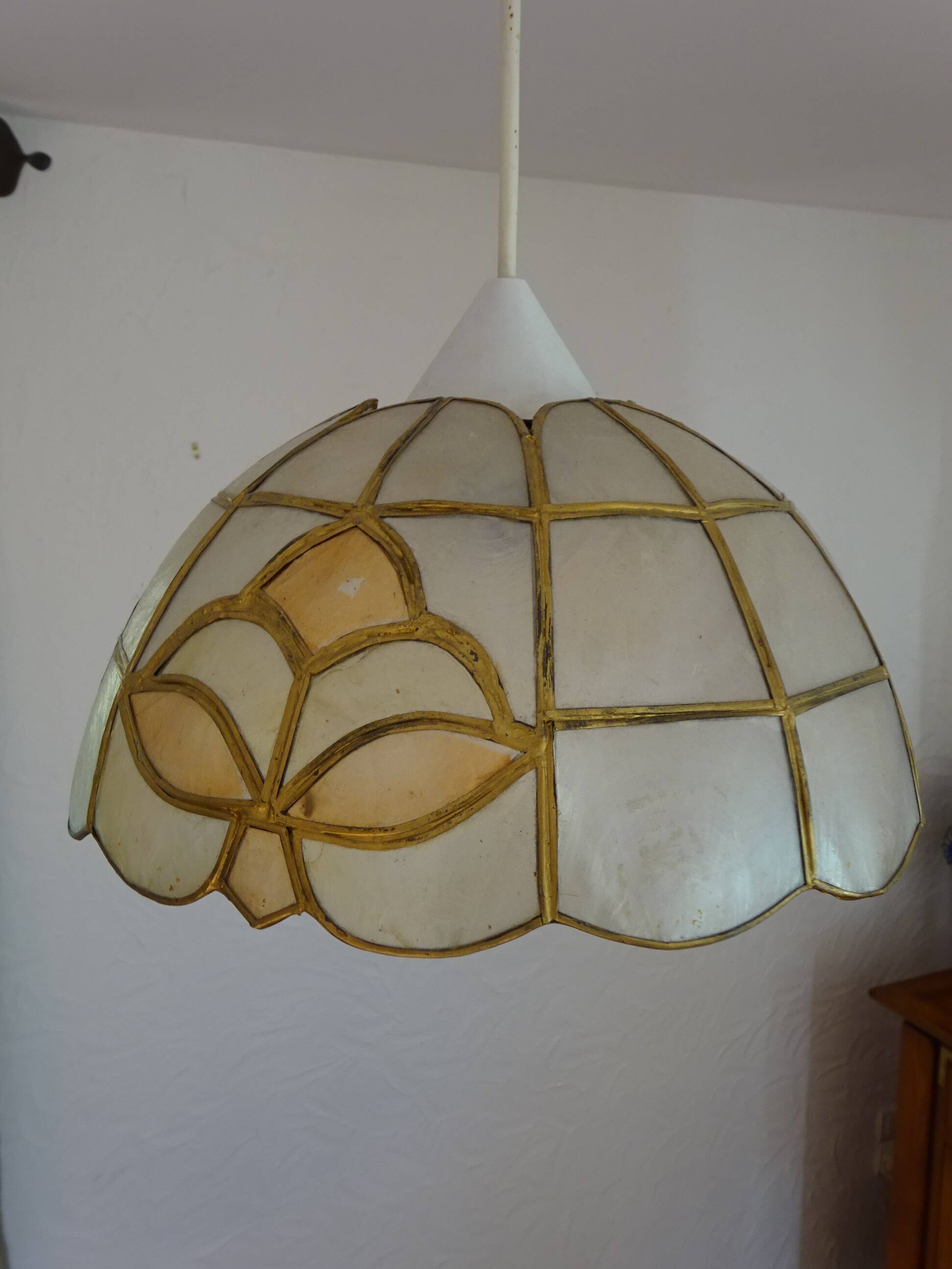 Lustre vintage en nacre et laiton