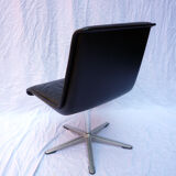 Chaise en cuir sur pied central