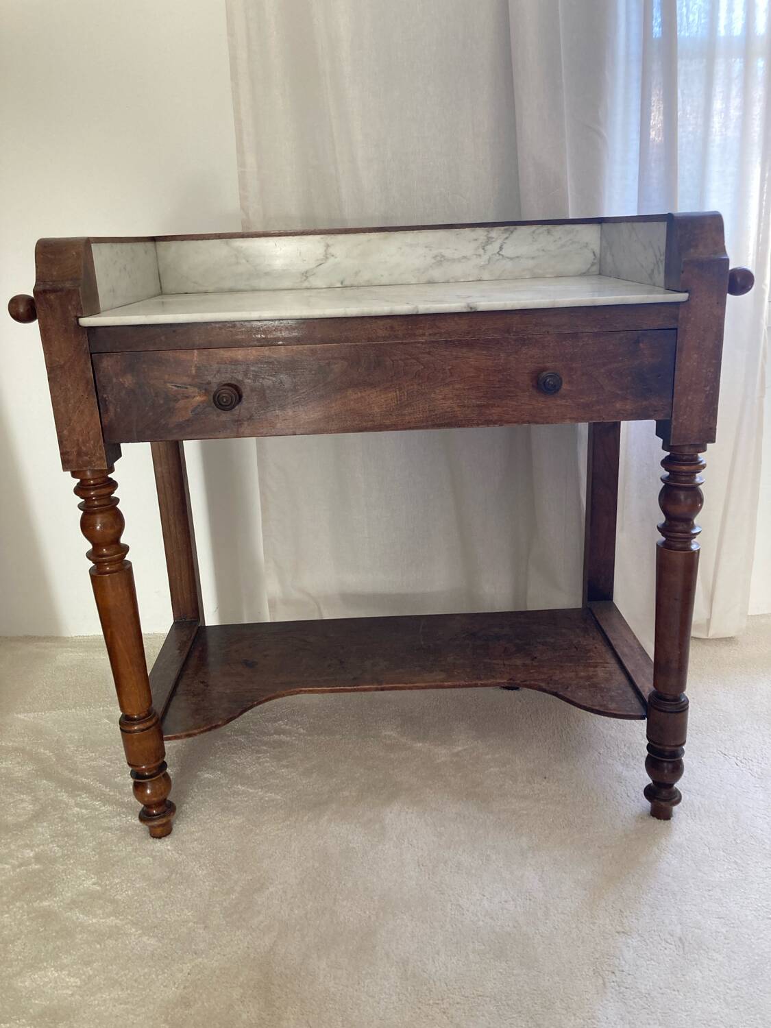 Coiffeuse en bois et marbre